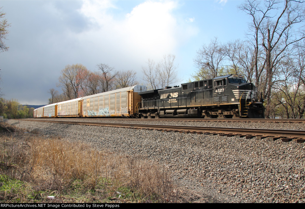 NS 4527 is a rear end DPU on train 11N